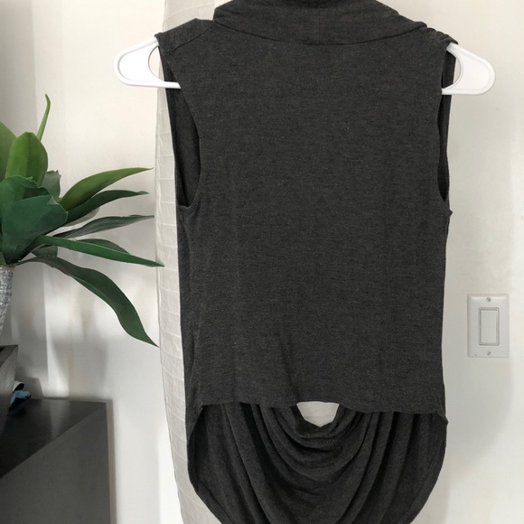 Women’s Top - Picture 2 of 3